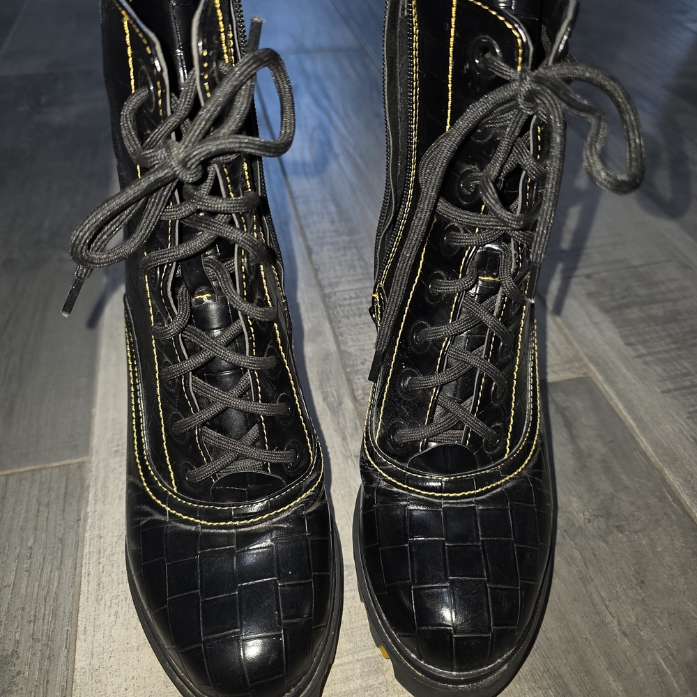 Azalea Wang Boots